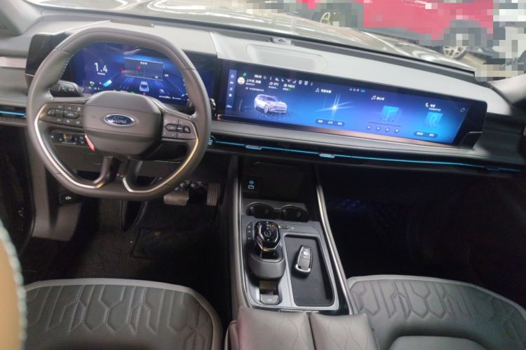 Used Ford Edge 2023 Ford Explorer L 2.0T EcoBoost Two-Wheel Drive 7-Seater Luxury Model Center Console