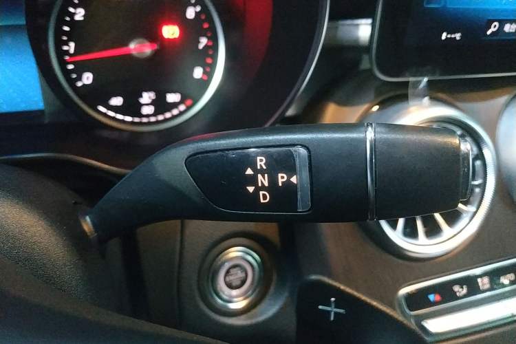 Used Mercedes-Benz GLC 2020 GLC 260 L 4MATIC Dynamic Model Gear Lever