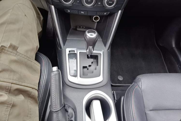 Used Mazda CX-5 2013 2.5L Automatic 4x4 Luxury Version Gear Lever