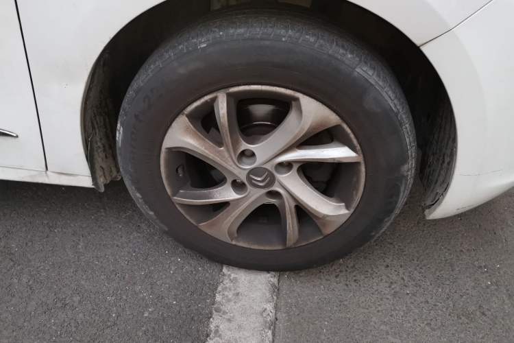 Used Citroen Elysee 2015 ZhiShang Edition 1.6L Automatic Comfort Version Right Front Wheel Hub