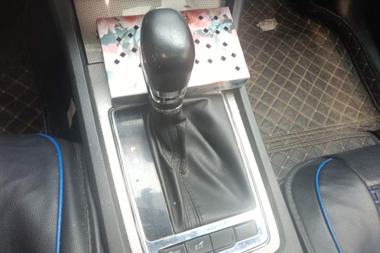 Used Roewe i6 2020 PLUS 1.6L CVT 4G Connected Glory Holographic Edition