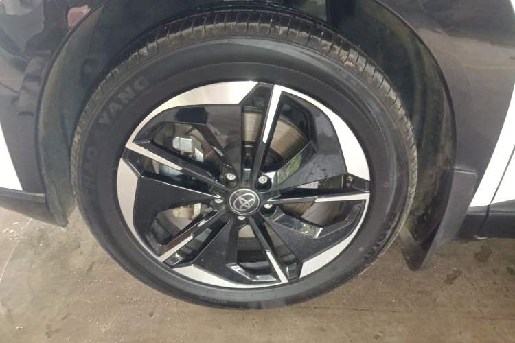 Used Toyota BZ 3X 2025 520 Pro+ Left Front Wheel Hub