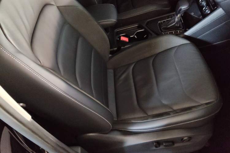 Used Volkswagen Tiguan L 2021 330TSI Automatic Two-Wheel Drive Smart Edition
