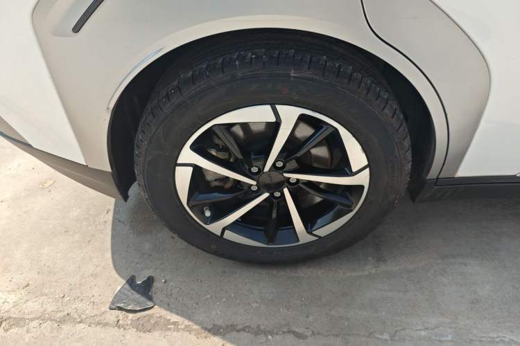 Used AION Y 2023 Plus 510 Smart Edition Right Rear Wheel Hub