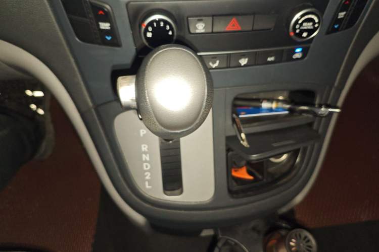 Used Hyundai H-1 Starex 2011 2.4L Comfort Edition
