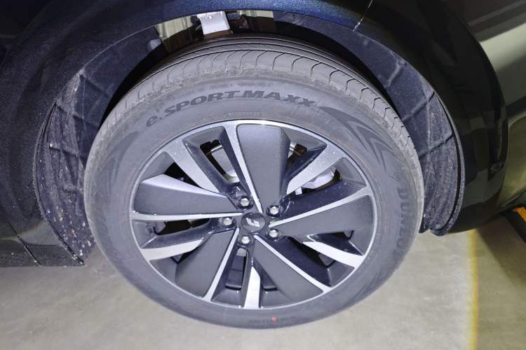 Used Li Auto L6 2025 Pro Smart Refresh Edition Right Front Wheel Hub