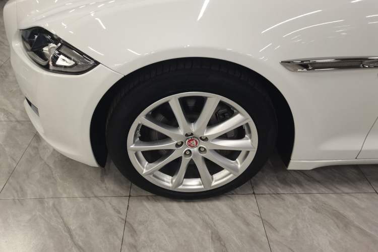 Used Jaguar XJ 2016 XJL 3.0 SC Four-Wheel Drive Panoramic Business Edition