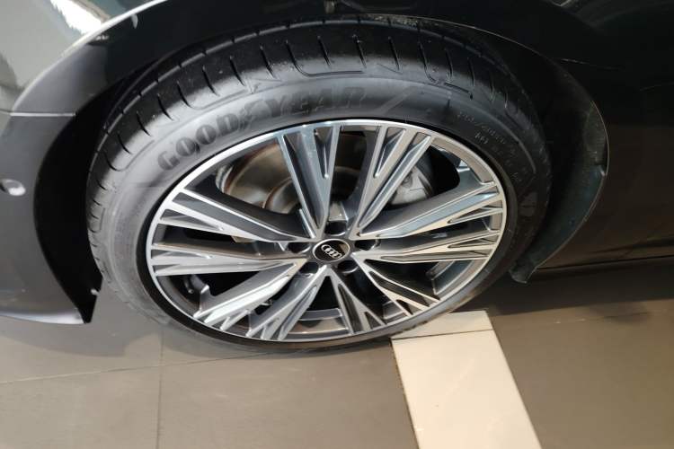 Used Audi A6L 2024 45 TFSI Prestige Dynamic Edition Left Front Wheel Hub