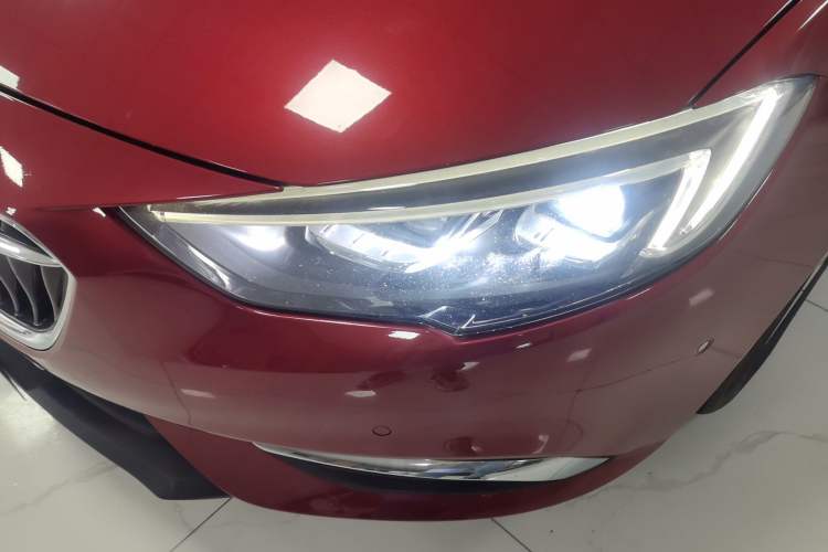 Used Buick Regal 2017 20T Luxury Model Left Front Headlight