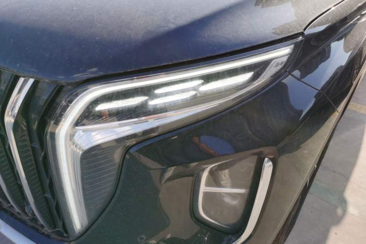 Used Hongqi HS7 PHEV 2024 2.0T PHEV Four-Wheel Drive Flagship Edition 7 Seats
