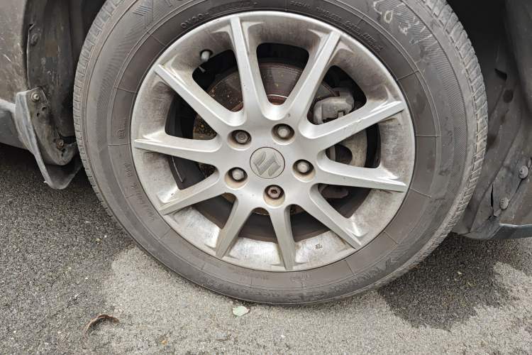 Used Suzuki SX4 S-Cross 2012 1.6L Automatic Comfort Edition Right Front Wheel Hub