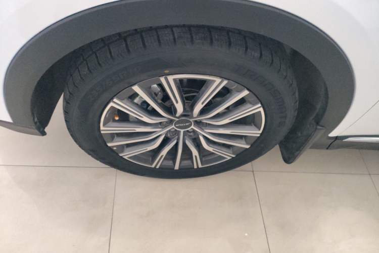 Used JETOUR X70 PLUS 2023 1.6T DCT Stronger 5-Seater
