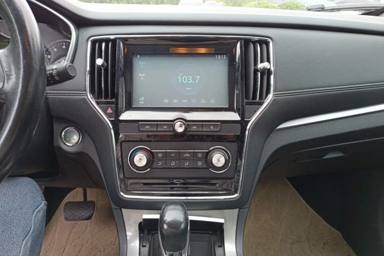 Used Roewe RX5 2016 20T Two-Wheel Drive Automatic Flagship Edition
