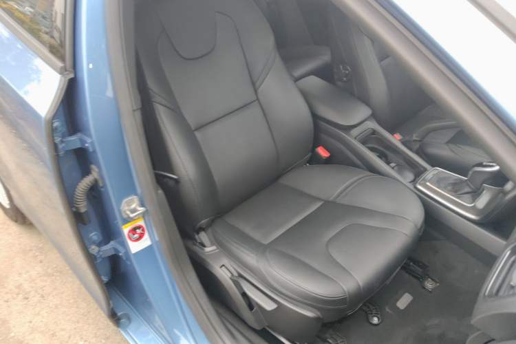 Used Volvo V40 2016 T3 Zhiyi Edition