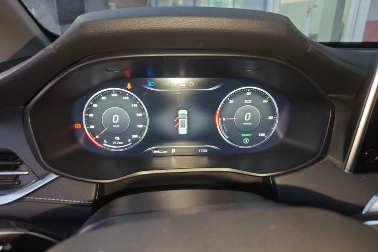 Used SAIC MAXUS EUNIQ 5 2022 Elite Edition Six-Seater