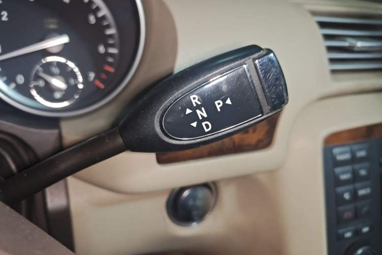 Used Mercedes-Benz R-Class 2010 R 350 L 4MATIC