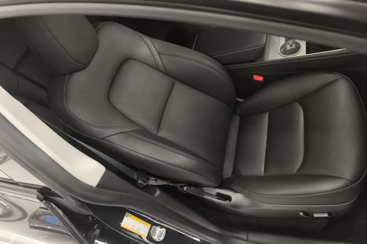 Used Tesla Model Y 2024 Long-Range All-Wheel-Drive Version
