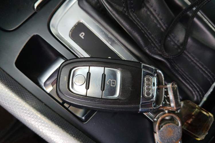 Used Audi Q5 2013 40 TFSI Technology Edition Vehicle Key