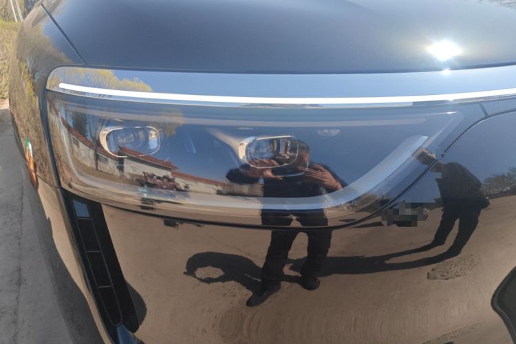 Used Hima AITO M8 2025 Extended-Range Max+ Version 53.4 kWh 6-Seater Edition Right Front Headlight