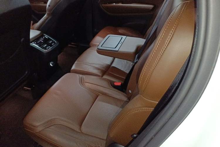 Used Volvo XC90 2018 T6 Prestige 7-Seater Left Rear Seat