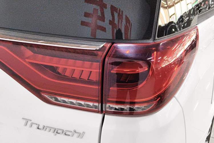 Used GAC Trumpchi M8 2019 320T Ultimate Edition Right Rear Taillight