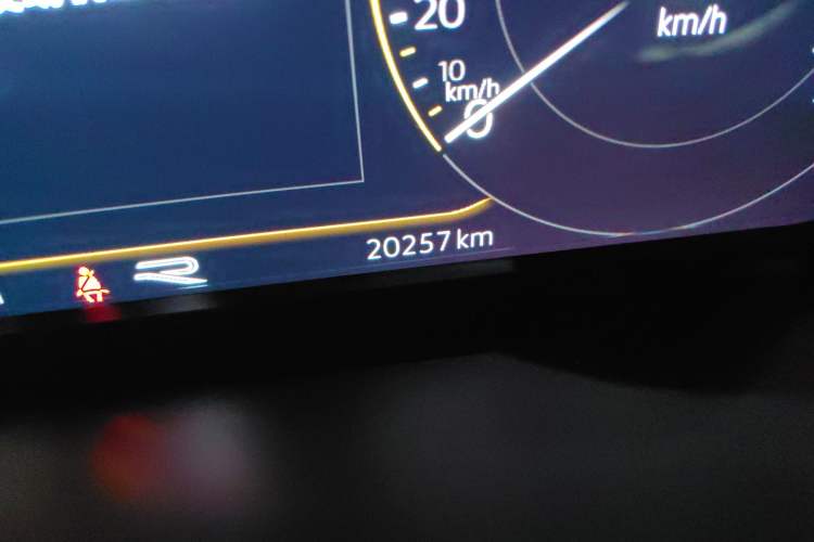 Used Volkswagen Tiguan L 2022 330TSI Automatic Two-Wheel Drive R-Line Enhanced Edition Odometer Close Up