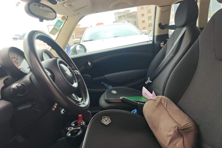 Used MINI 2011 1.6L ONE
