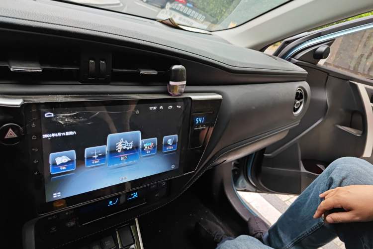 Used Toyota Corolla 2018 Dual-Engine 1.8L E-CVT Smart Edition