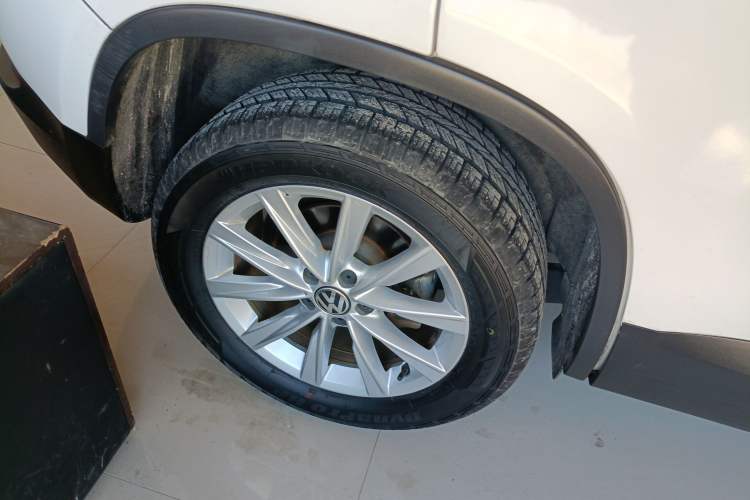 Used Volkswagen Tiguan 2015 1.8TSI Automatic Two-Wheel Drive Comfort Edition Right Rear Wheel Hub