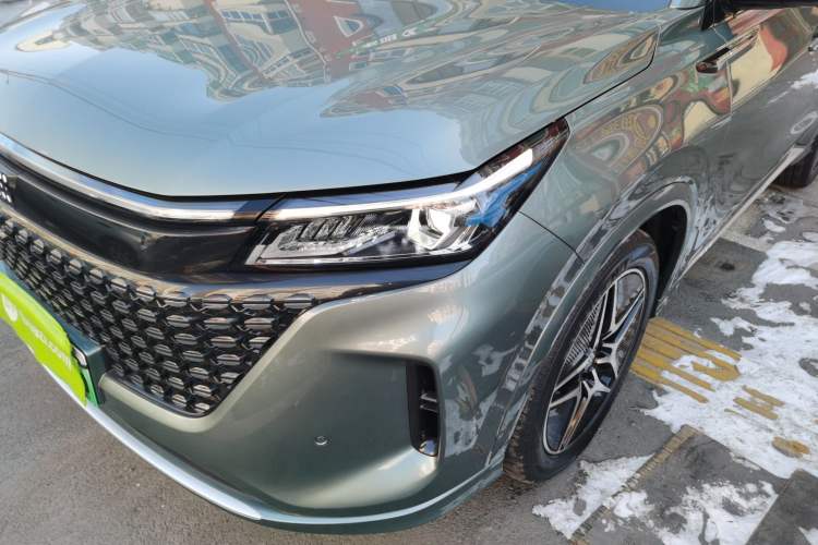 Used Landian E5 2023 1.5L DE-i 110 km Flagship Model 5 Seats
