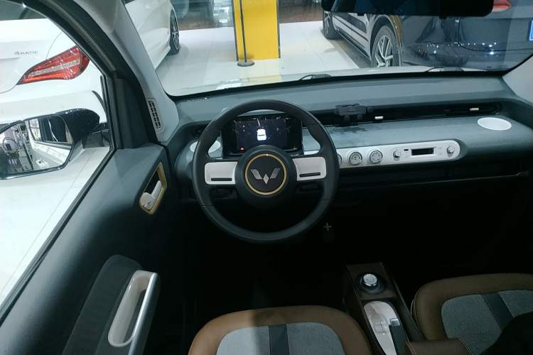 Used Wuling Hongguang MINIEV 2022 GAMEBOY 200km Gaming Edition with Lithium Iron Phosphate