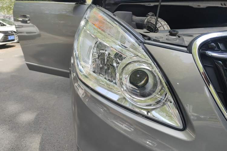 Used Buick GL8 2018 28T Luxury Model China VI Standard Right Front Headlight