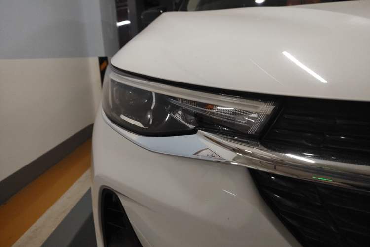 Used Buick Encore 2020 20T CVT Elite Edition Right Front Headlight