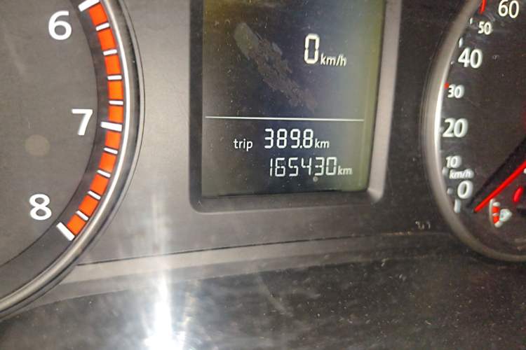 Used Volkswagen Passat 2013 1.4 TSI DSG Prestige Edition Odometer Close Up