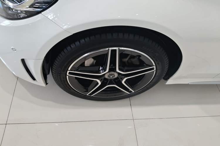 Used Mercedes-Benz C-Class 2021 C 260 L Sport Edition Star Collection Left Front Wheel Hub