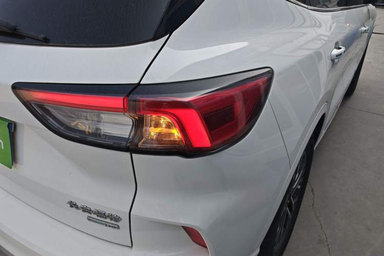 Used Ford Escape 2020 EcoBoost 245 Four-Wheel Drive Luxury Edition