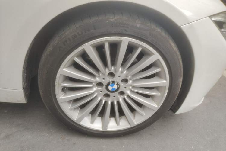 Used BMW 3 Series 2018 320Li Fashion Model Right Front Wheel Hub