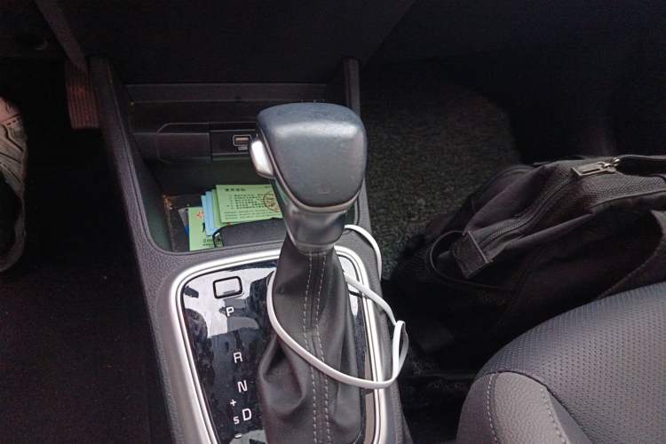 Used Kia kx1 Stonic 2021 1.4L CVT Sunroof Model Gear Lever