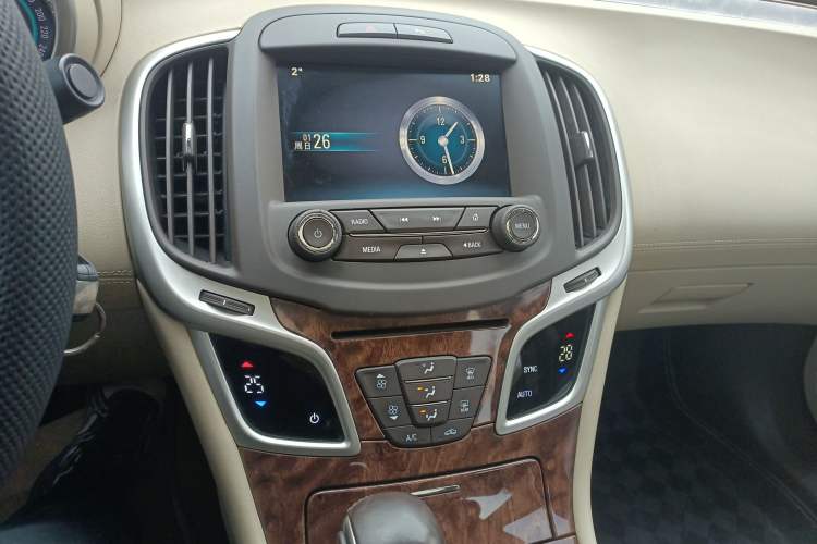 Used Buick LaCrosse 2013 2.4L SIDI Leading Comfort Version