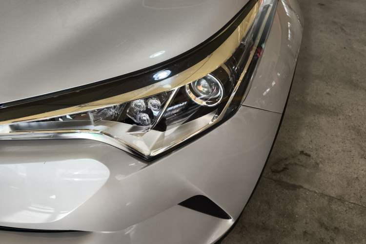 Used Toyota C-HR 2018 2.0L Leading with Sunroof China VI Standard
