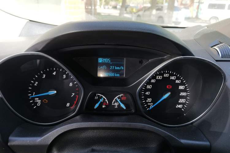 Used Ford Kuga 2013 1.6L GTDi Two-Wheel-Drive Comfort Model Odometer Close Up