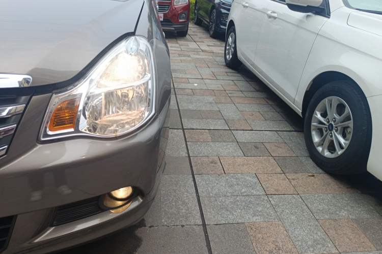 Used Nissan Sylphy 2016 Classic 1.6XE Manual Leading Edition Left Front Headlight