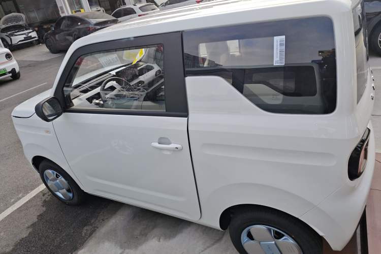 Used Geely Galaxy Panda 2024 Panda Mini 200km Endurance Bear
