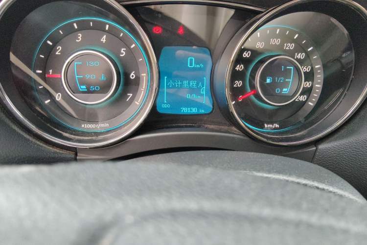 Used BAIC Senova D50 2014 1.5L manual comfort version Odometer Close Up