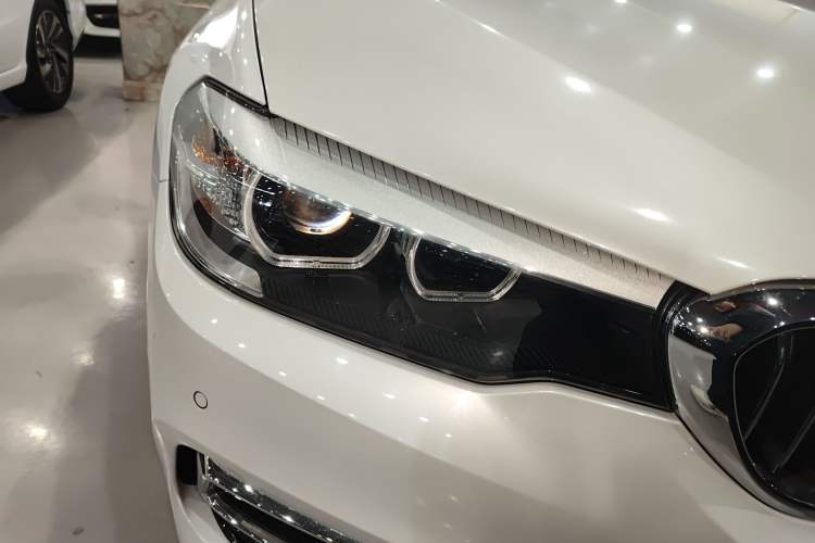 Used BMW 5 Series 2019 Updated 530Li xDrive Luxury Package Right Front Headlight