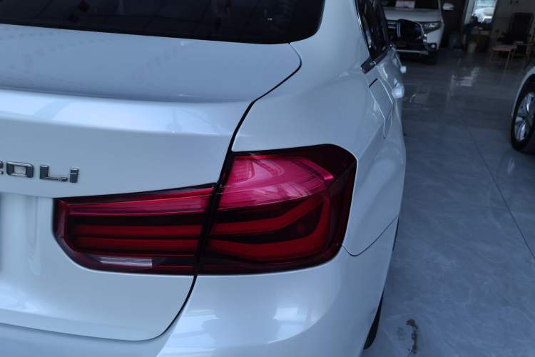 Used BMW 3 Series 2016 320Li Ambition Model
