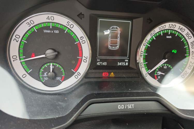 Used Skoda Octavia 2019 TSI280 DSG SmartDrive Luxury Edition China VI Odometer Close Up