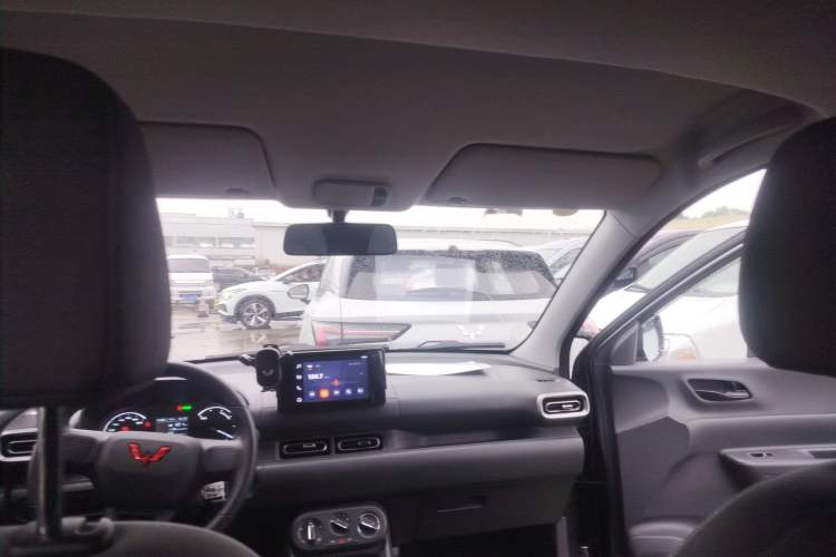 Used Wuling Hongguang New Energy 2024 All-Electric Model 300KM Standard Version