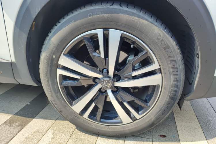 Used Peugeot 4008 2021 360THP Technology Edition Right Front Wheel Hub