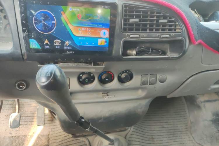 Used Ford Classic Transit 2016 2.8T Diesel Short-Wheelbase 6-Seater Mid-Roof Multifunction Vehicle JX493ZLQ4
